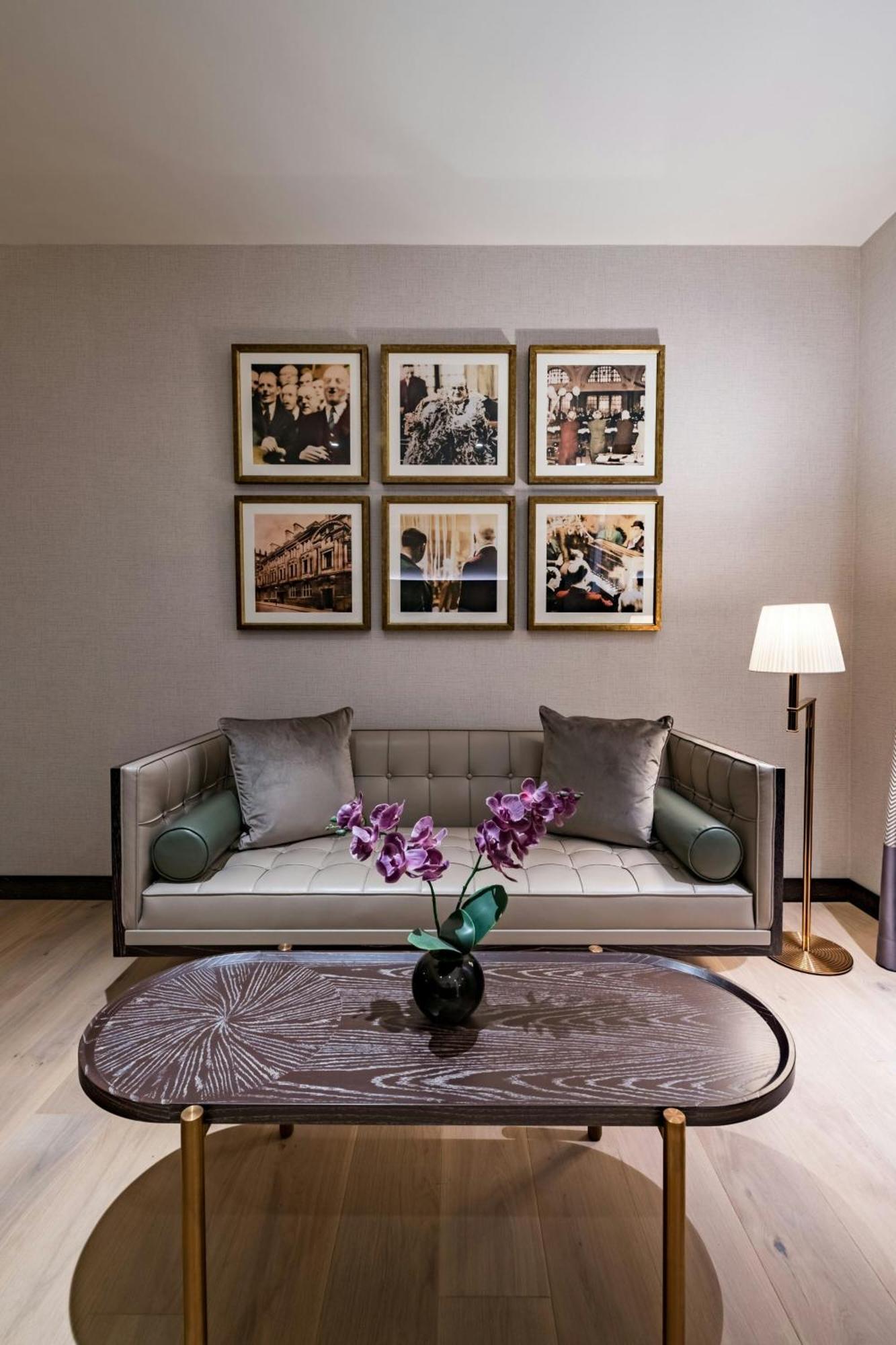 Stock Exchange Hotel, Manchester, Autograph Collection Екстериор снимка A settee